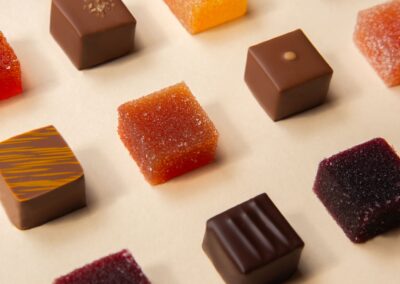 Coffret cadeau de chocolats duo en ambiance - Assortiment artisanal Le Cacaotier