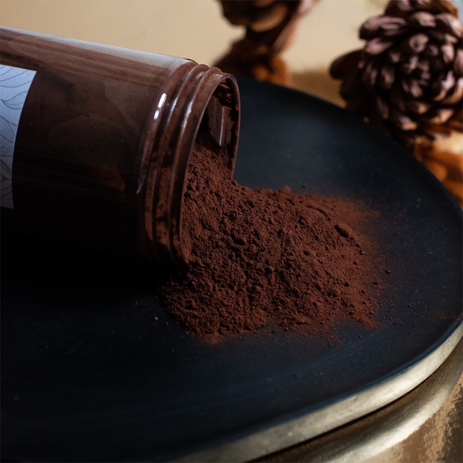 Photo de ambiance : chocolat cacao en poudre par la chocolaterie artisanale Le Cacaotier.