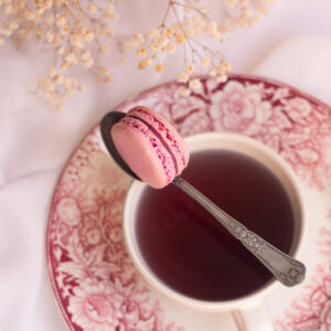 Photo de ambiance : macarons macarons divers parfums par la chocolaterie artisanale Le Cacaotier.