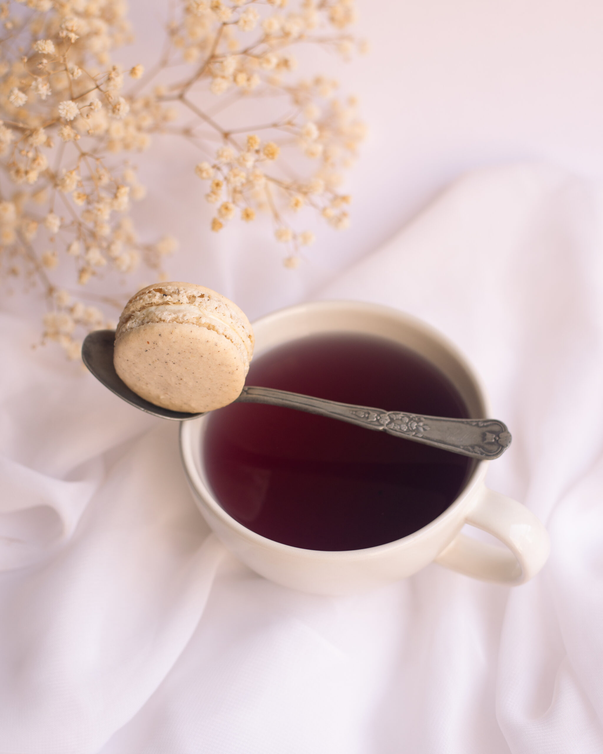 Photo de ambiance : macarons macarons divers parfums par la chocolaterie artisanale Le Cacaotier.