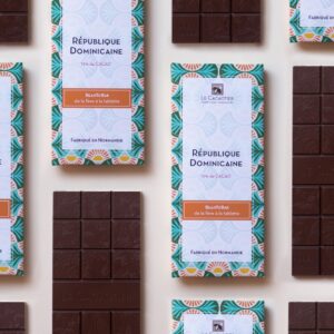 Photo de ambiance : tablette tablette republique dominicaine 72% par la chocolaterie artisanale Le Cacaotier.